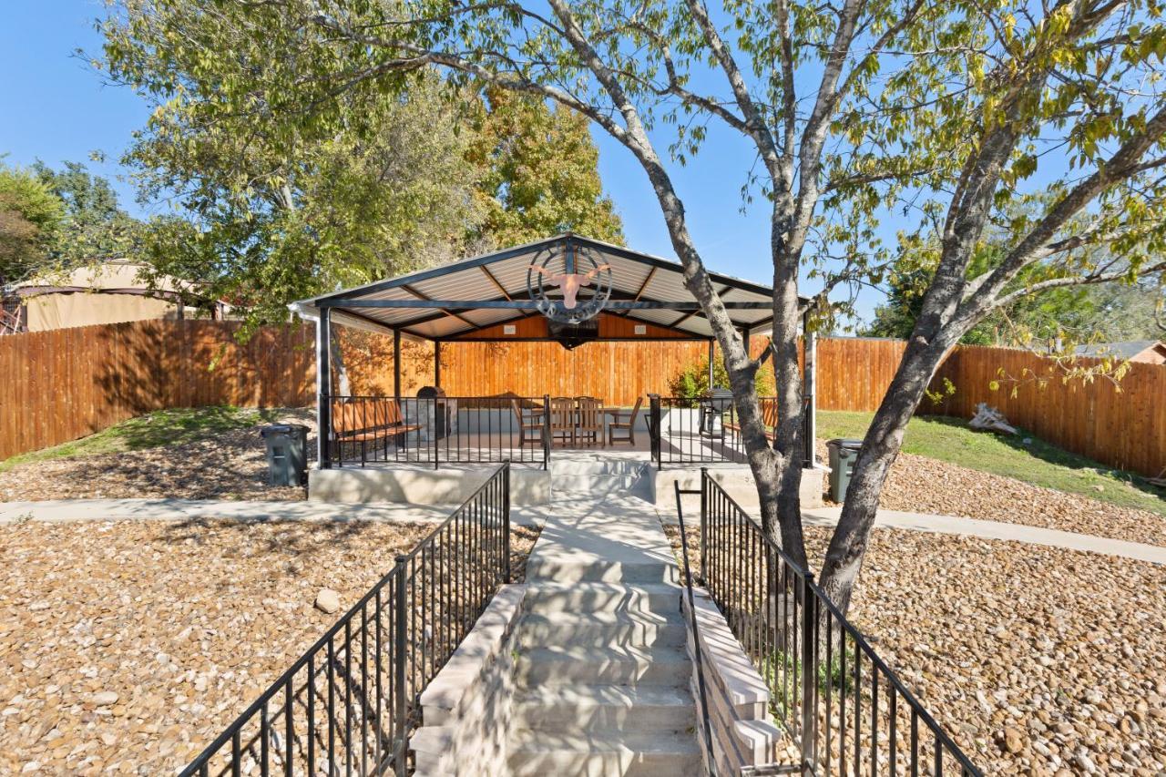 Cyc Eclectic Back House With Bbq Gazebo * San Antonio
